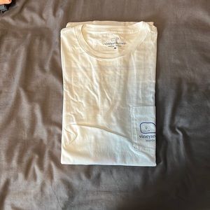 Vineyard vines tee